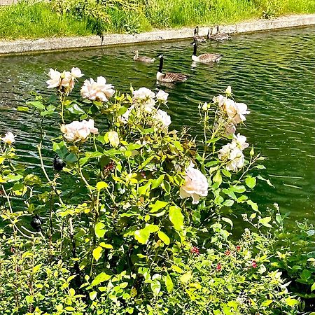 Amazing Location - City Of London- 2 Bedroom Stunning Canal View House With Private Garden,Parking & Balcony 외부 사진