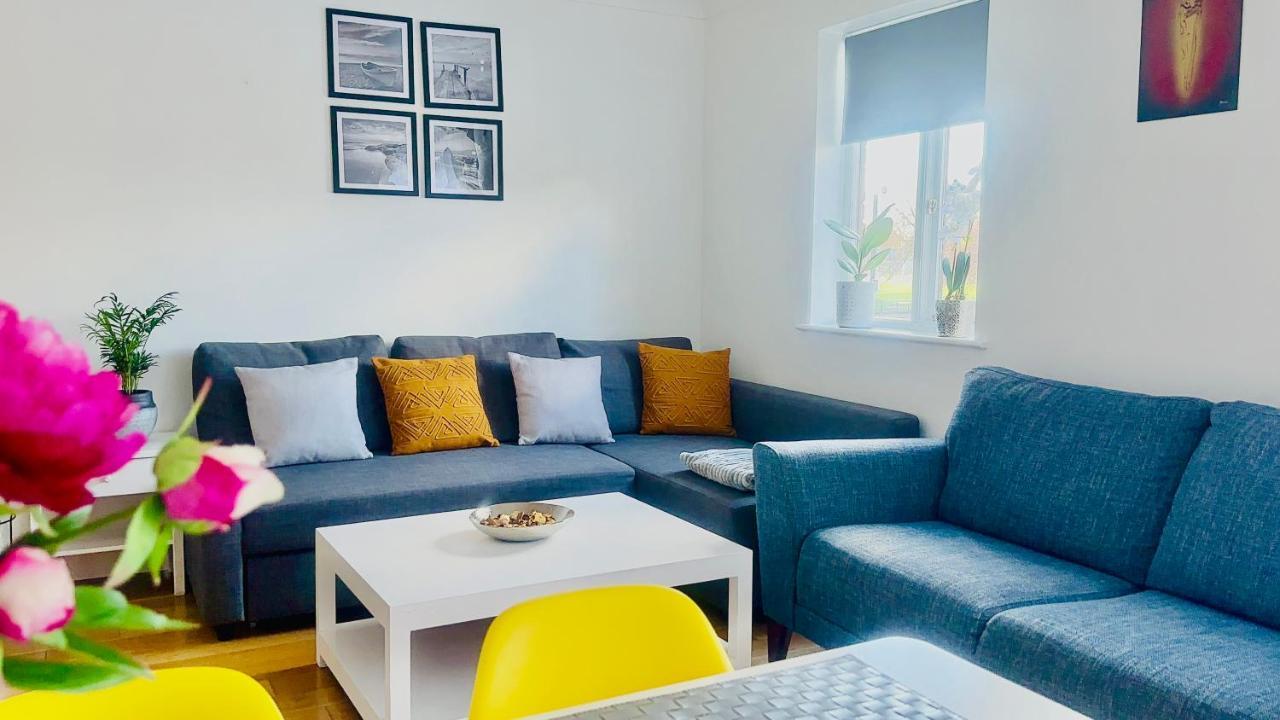 Amazing Location - City Of London- 2 Bedroom Stunning Canal View House With Private Garden,Parking & Balcony 외부 사진