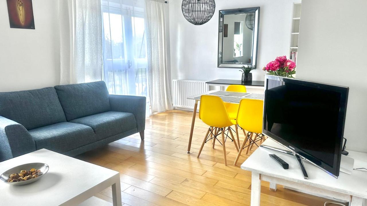 Amazing Location - City Of London- 2 Bedroom Stunning Canal View House With Private Garden,Parking & Balcony 외부 사진