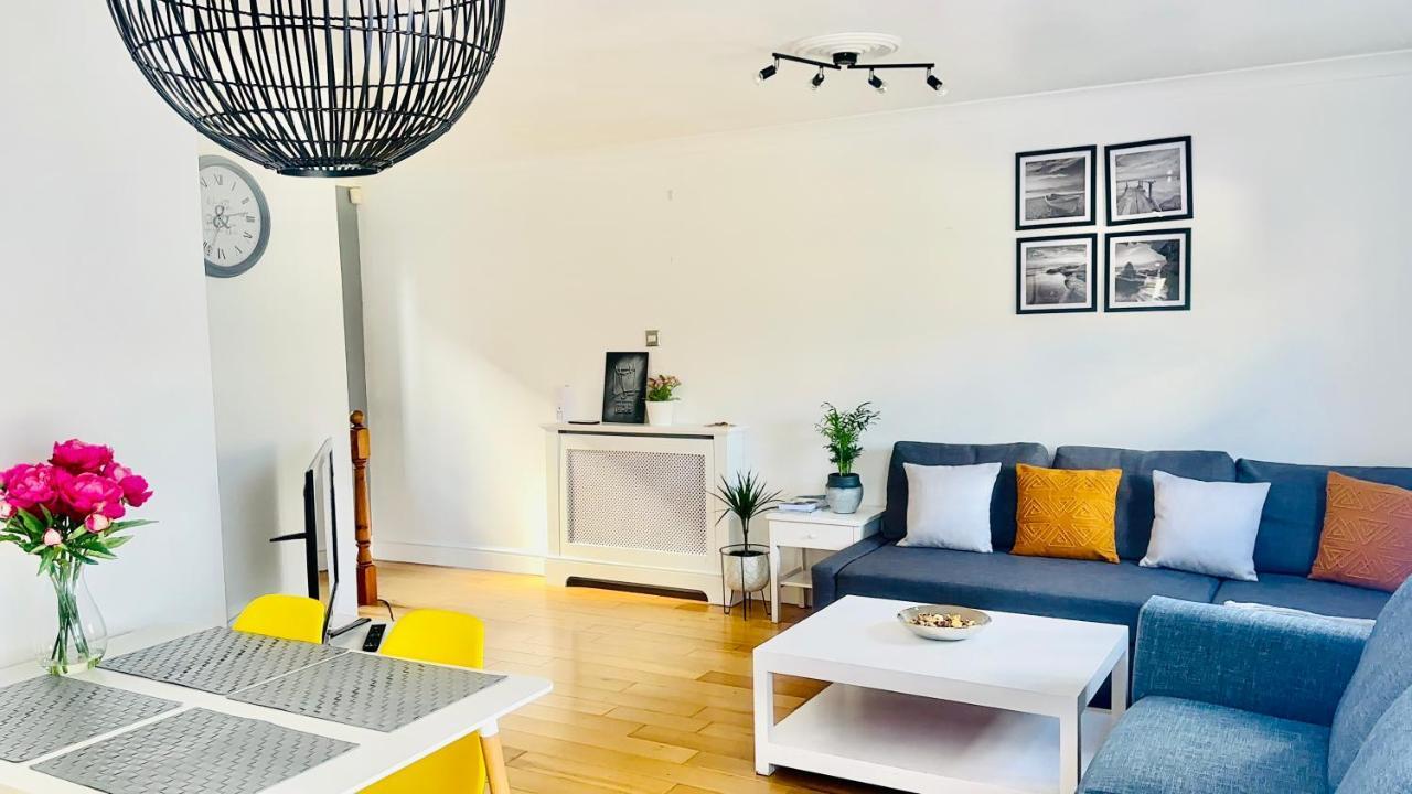Amazing Location - City Of London- 2 Bedroom Stunning Canal View House With Private Garden,Parking & Balcony 외부 사진