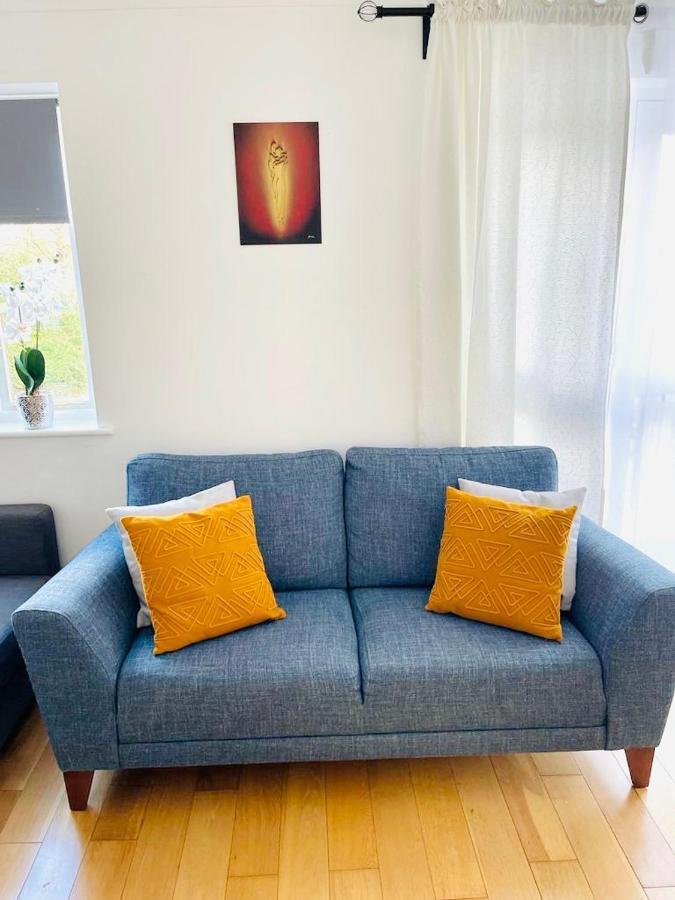 Amazing Location - City Of London- 2 Bedroom Stunning Canal View House With Private Garden,Parking & Balcony 외부 사진
