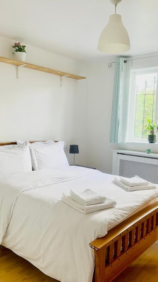 Amazing Location - City Of London- 2 Bedroom Stunning Canal View House With Private Garden,Parking & Balcony 외부 사진