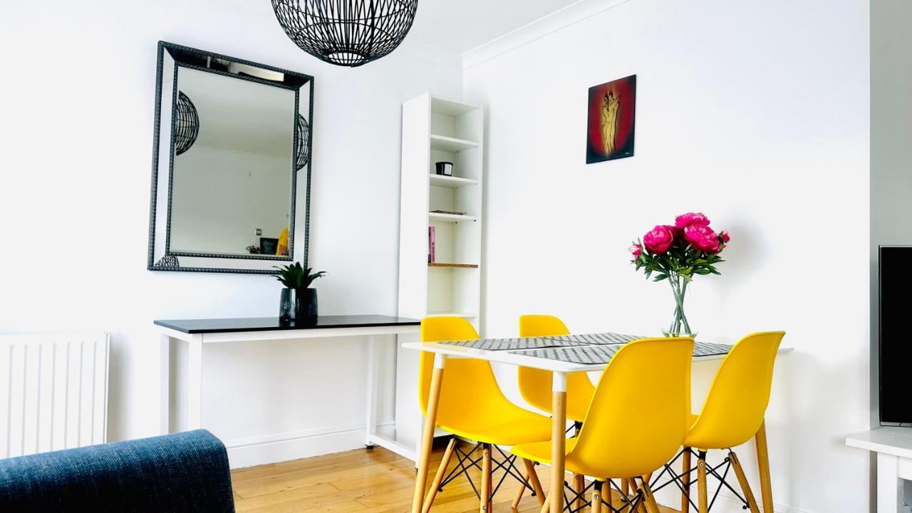 Amazing Location - City Of London- 2 Bedroom Stunning Canal View House With Private Garden,Parking & Balcony 외부 사진