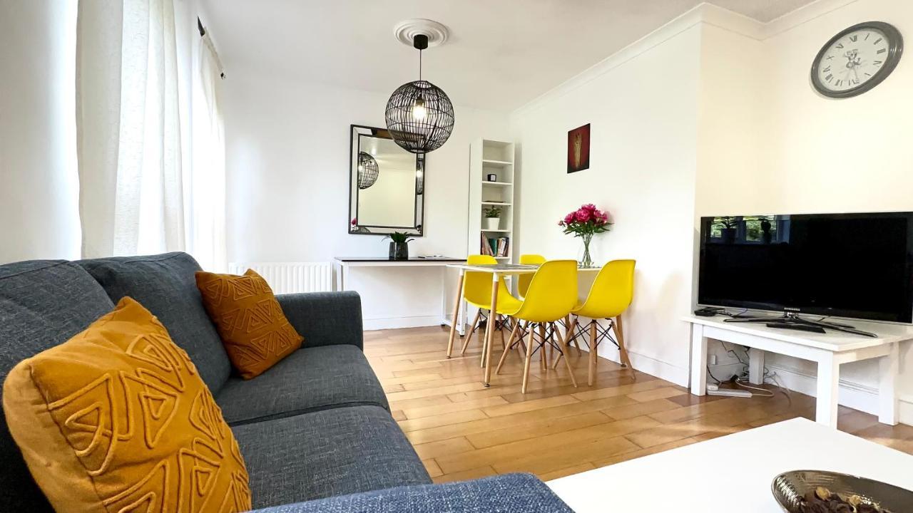 Amazing Location - City Of London- 2 Bedroom Stunning Canal View House With Private Garden,Parking & Balcony 외부 사진