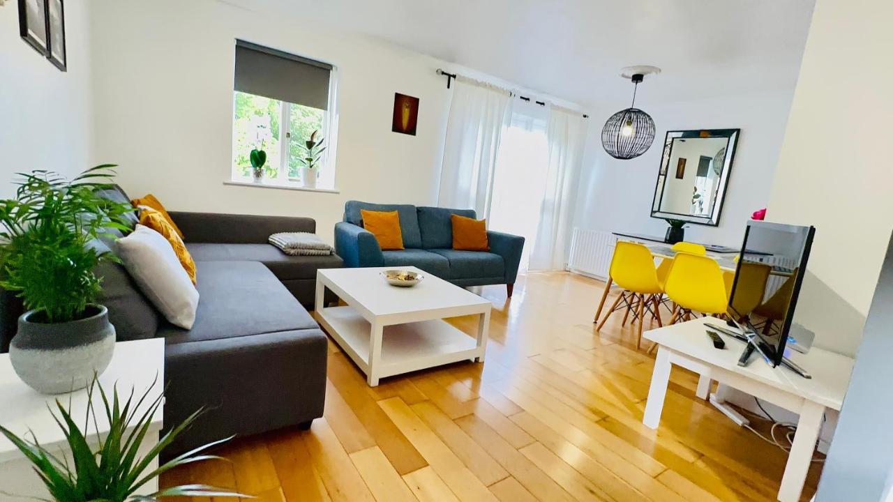 Amazing Location - City Of London- 2 Bedroom Stunning Canal View House With Private Garden,Parking & Balcony 외부 사진