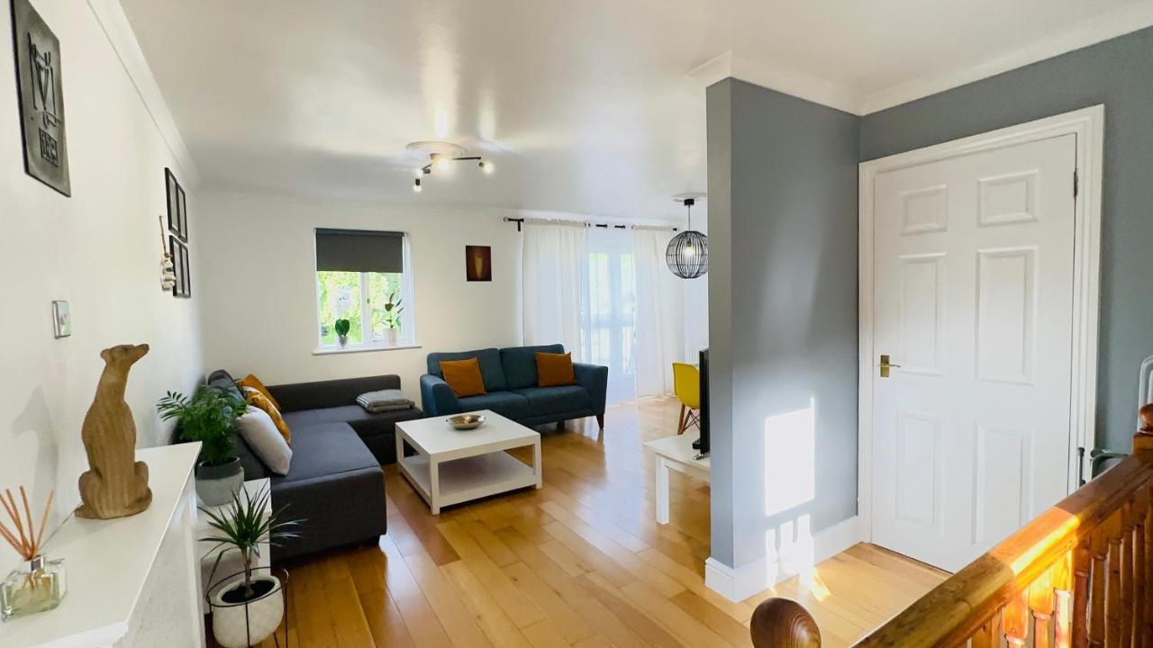 Amazing Location - City Of London- 2 Bedroom Stunning Canal View House With Private Garden,Parking & Balcony 외부 사진