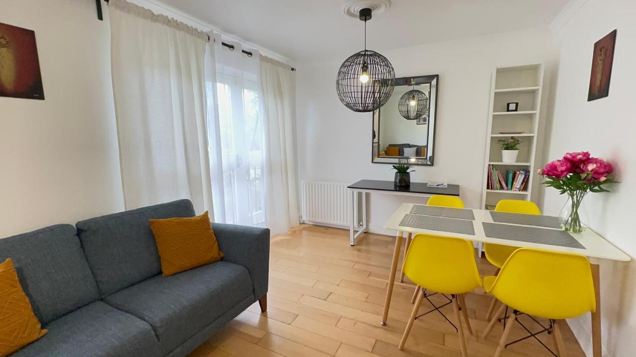 Amazing Location - City Of London- 2 Bedroom Stunning Canal View House With Private Garden,Parking & Balcony 외부 사진