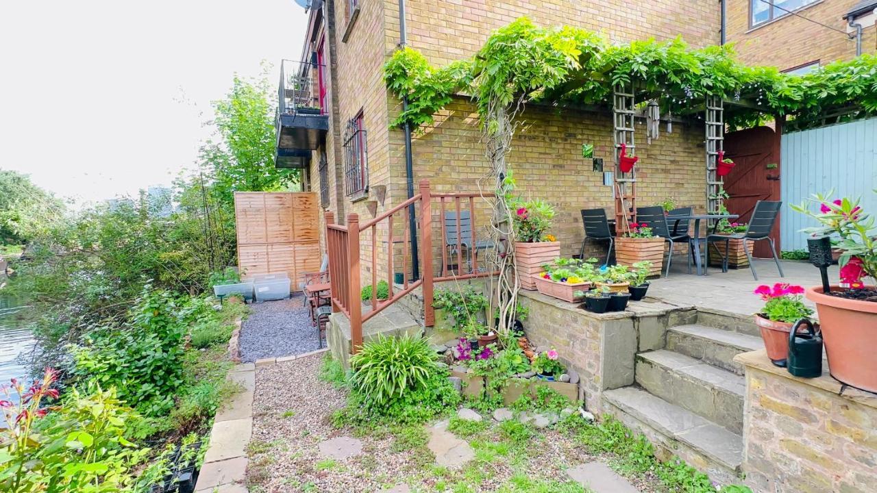 Amazing Location - City Of London- 2 Bedroom Stunning Canal View House With Private Garden,Parking & Balcony 외부 사진