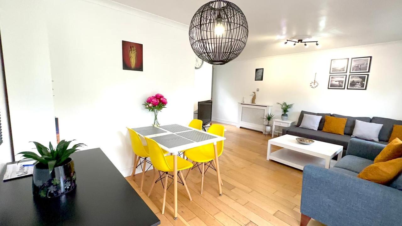 Amazing Location - City Of London- 2 Bedroom Stunning Canal View House With Private Garden,Parking & Balcony 외부 사진