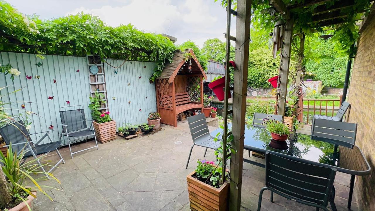 Amazing Location - City Of London- 2 Bedroom Stunning Canal View House With Private Garden,Parking & Balcony 외부 사진