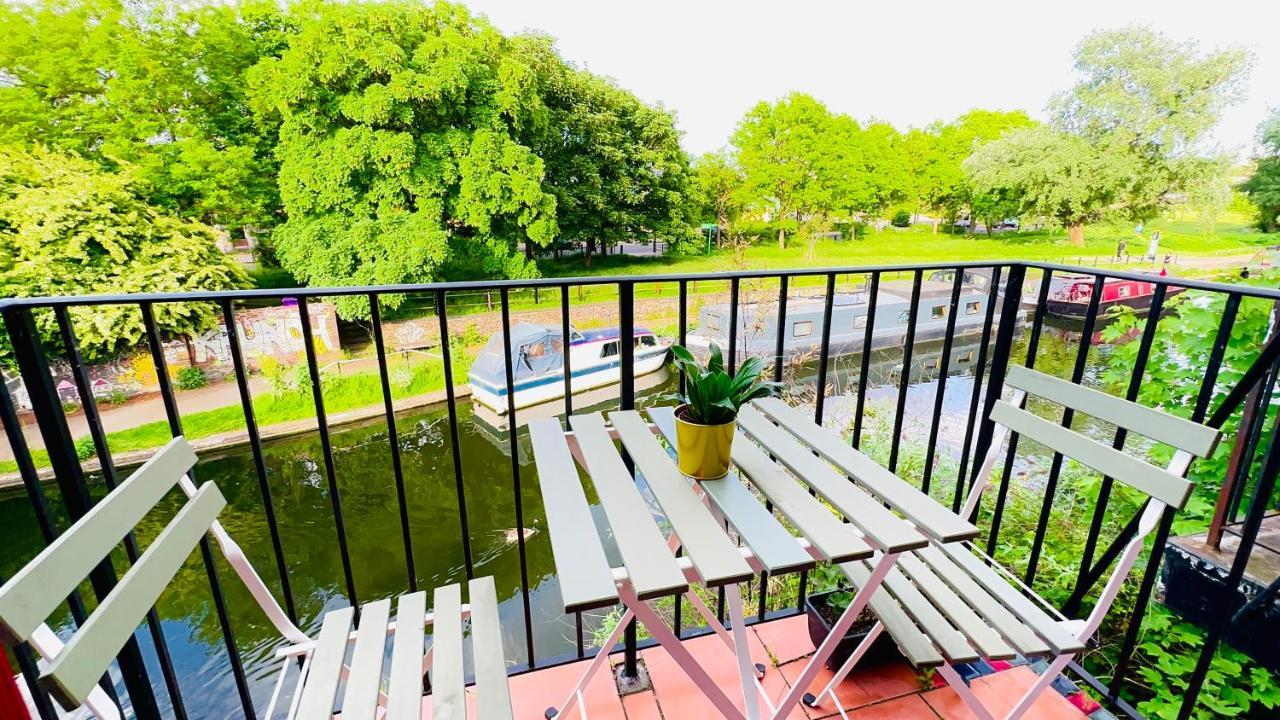 Amazing Location - City Of London- 2 Bedroom Stunning Canal View House With Private Garden,Parking & Balcony 외부 사진