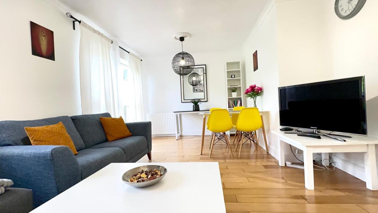Amazing Location - City Of London- 2 Bedroom Stunning Canal View House With Private Garden,Parking & Balcony 외부 사진