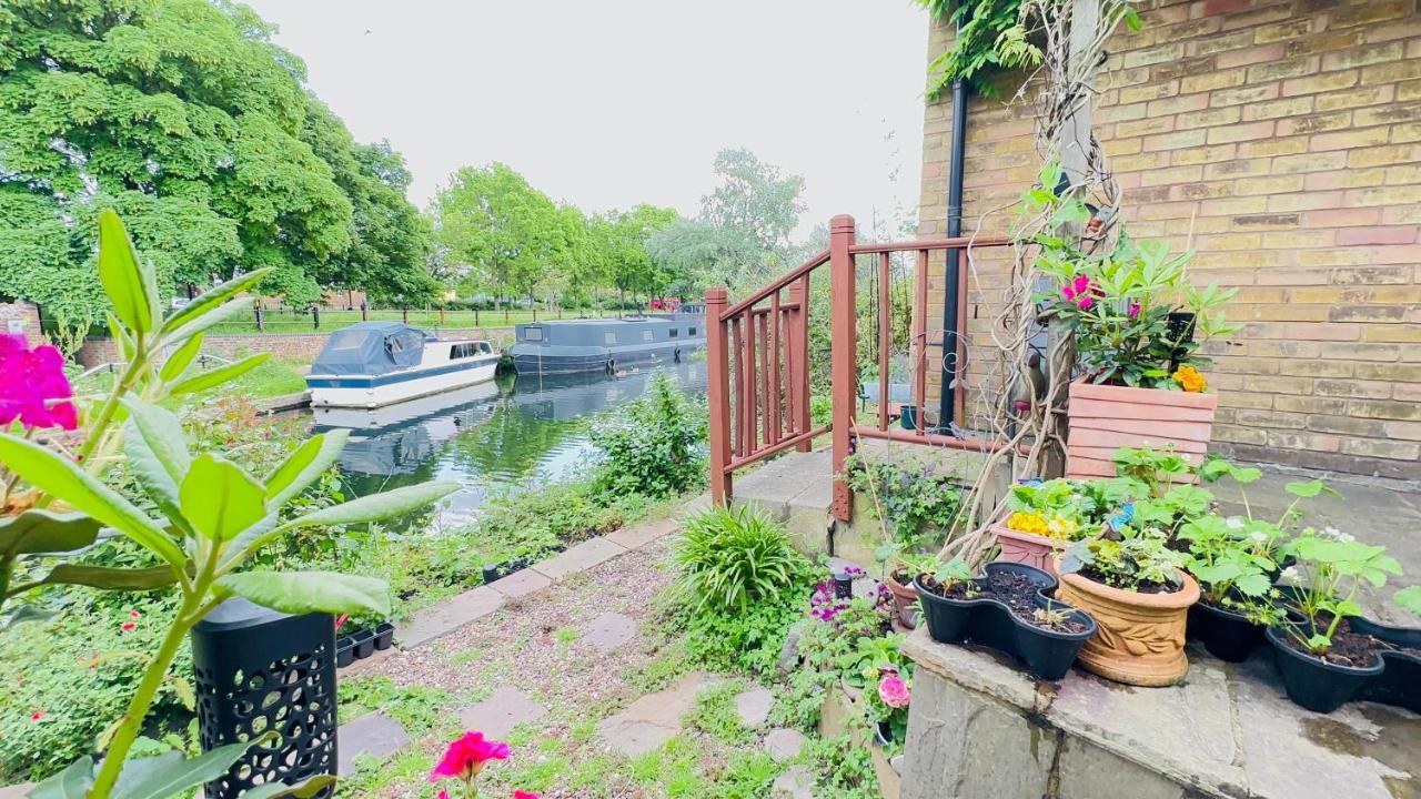 Amazing Location - City Of London- 2 Bedroom Stunning Canal View House With Private Garden,Parking & Balcony 외부 사진