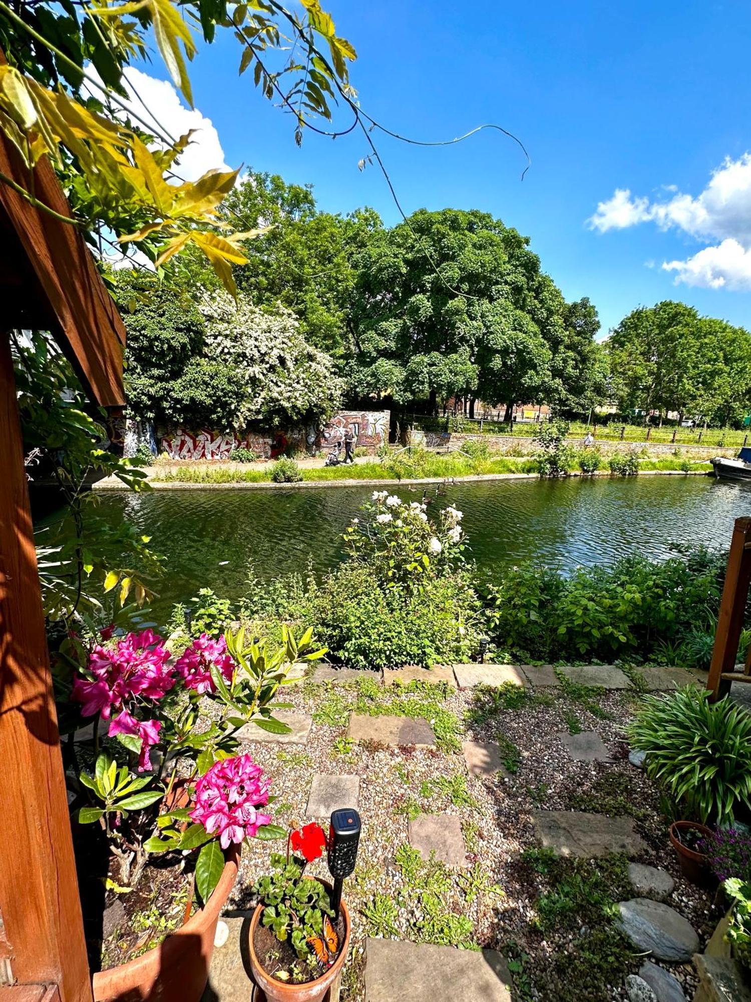 Amazing Location - City Of London- 2 Bedroom Stunning Canal View House With Private Garden,Parking & Balcony 외부 사진